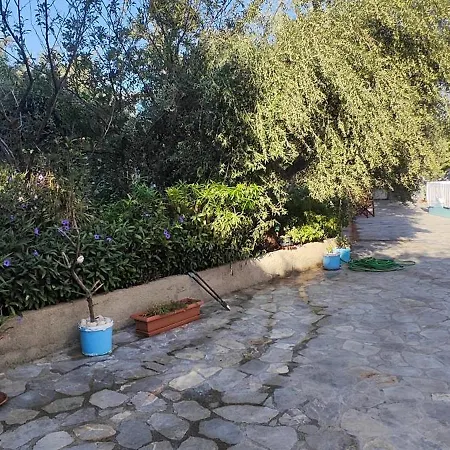 Stefanos Gerakios Apartment's By Climbinghouse