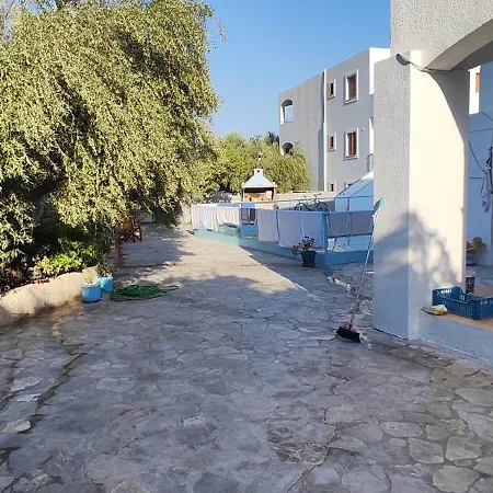 Stefanos Gerakios Apartment's By Climbinghouse Panormos (Kalymnos)