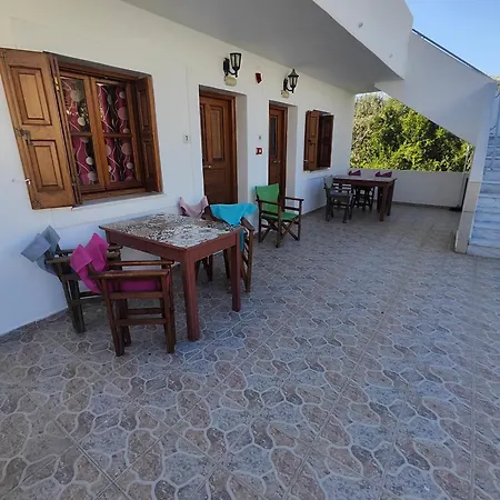 Stefanos Gerakios Apartment's By Climbinghouse Panormos (Kalymnos)