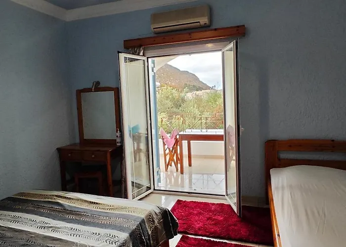 Stefanos Gerakios Apartment's By Climbinghouse